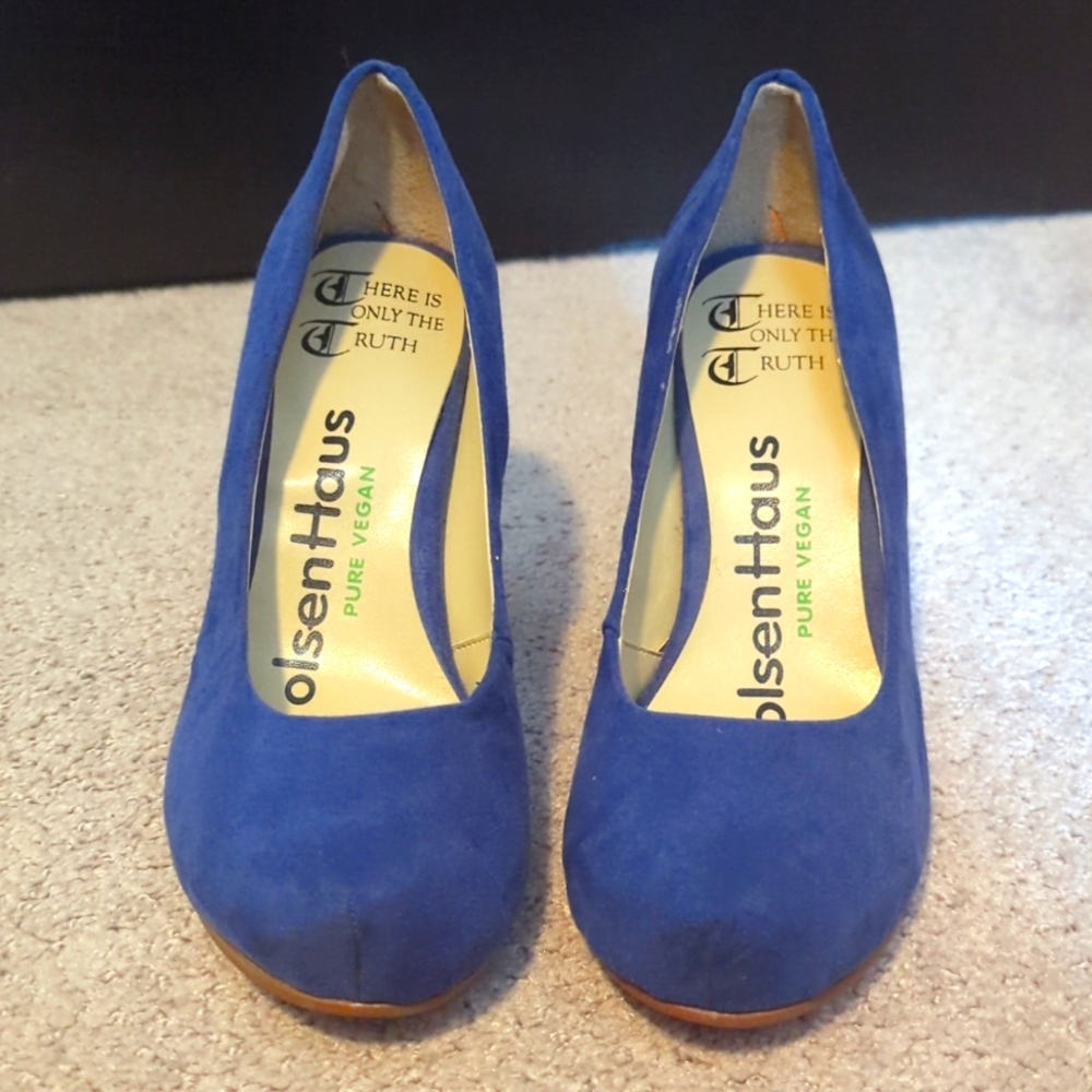 NWOT Olsen Haus Vegan Blue Suede Leather Heels